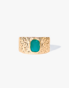 Green Onyx Engraved Gold Ring